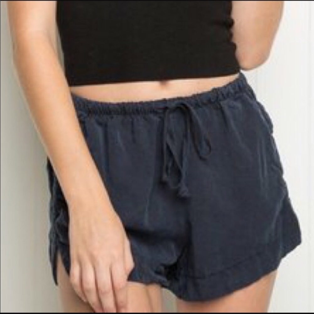 Brandy Melville Eve Short
